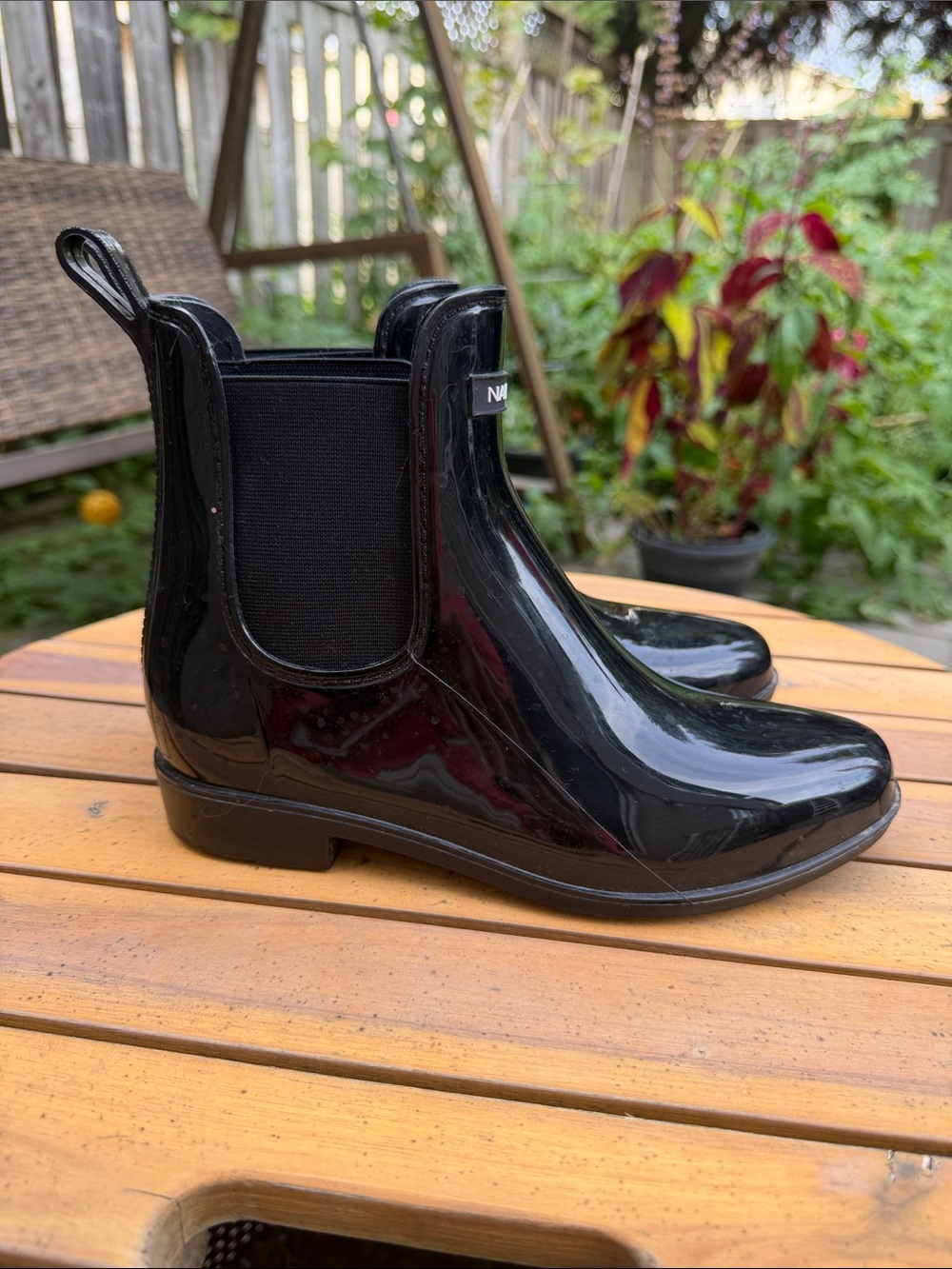 Nautica Women’s Glossy Black Rain Boots – Size 7 – Like New